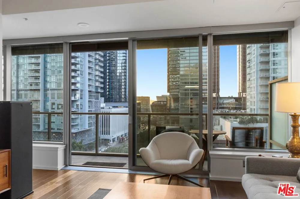 1155 S Grand Avenue #808 Los Angeles, CA 90015