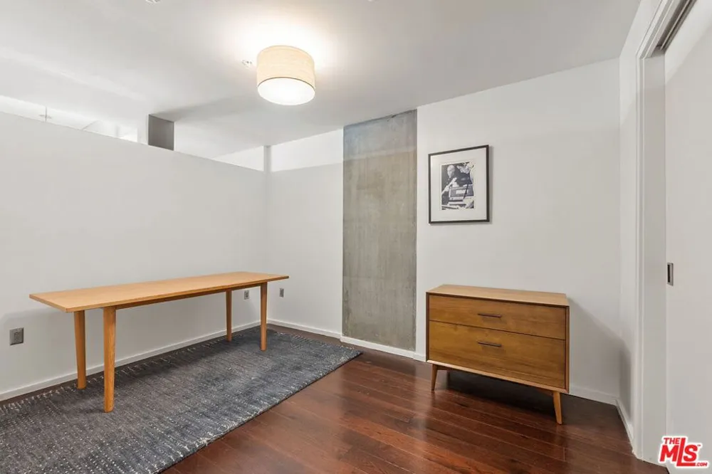 1155 S Grand Avenue #808 Los Angeles, CA 90015