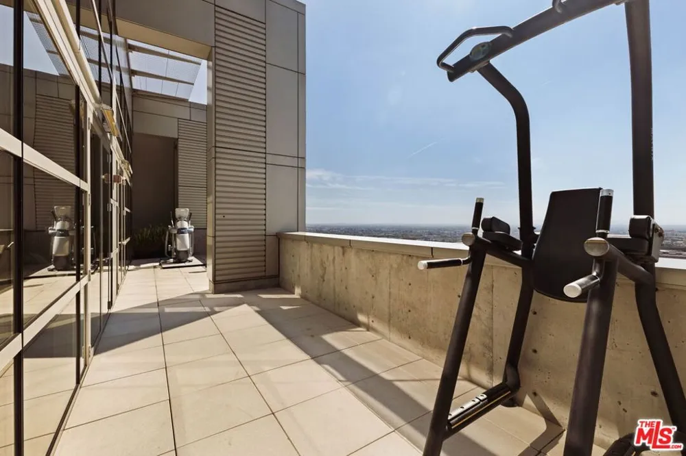 1155 S Grand Avenue #808 Los Angeles, CA 90015