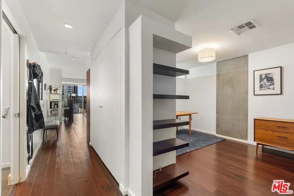 1155 S Grand Avenue #808 Los Angeles, CA 90015