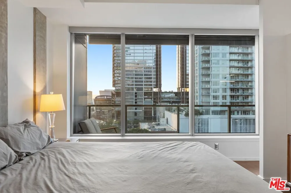 1155 S Grand Avenue #808 Los Angeles, CA 90015
