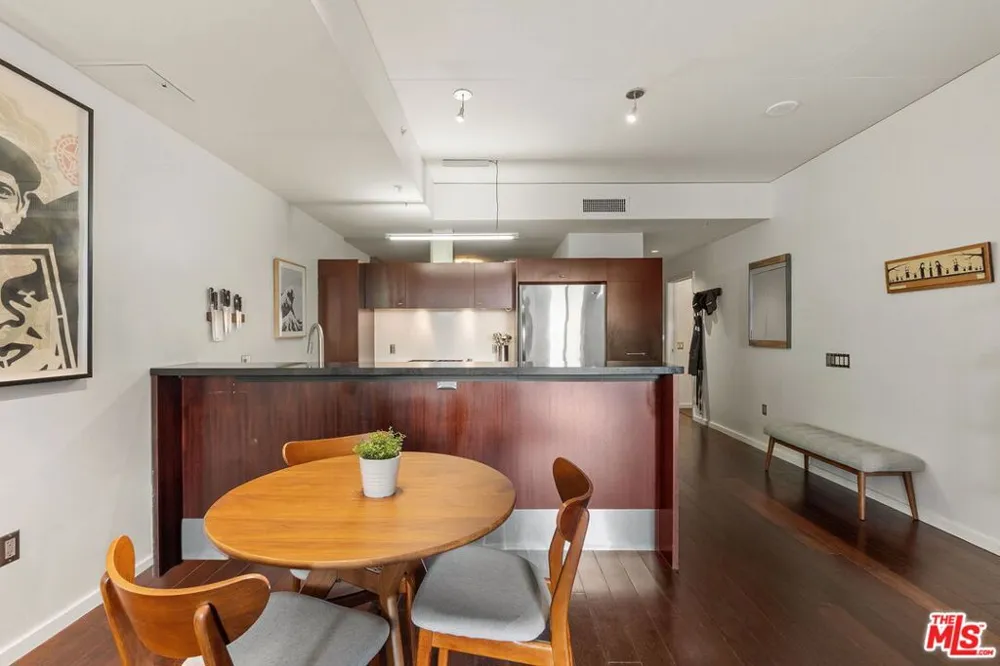 1155 S Grand Avenue #808 Los Angeles, CA 90015