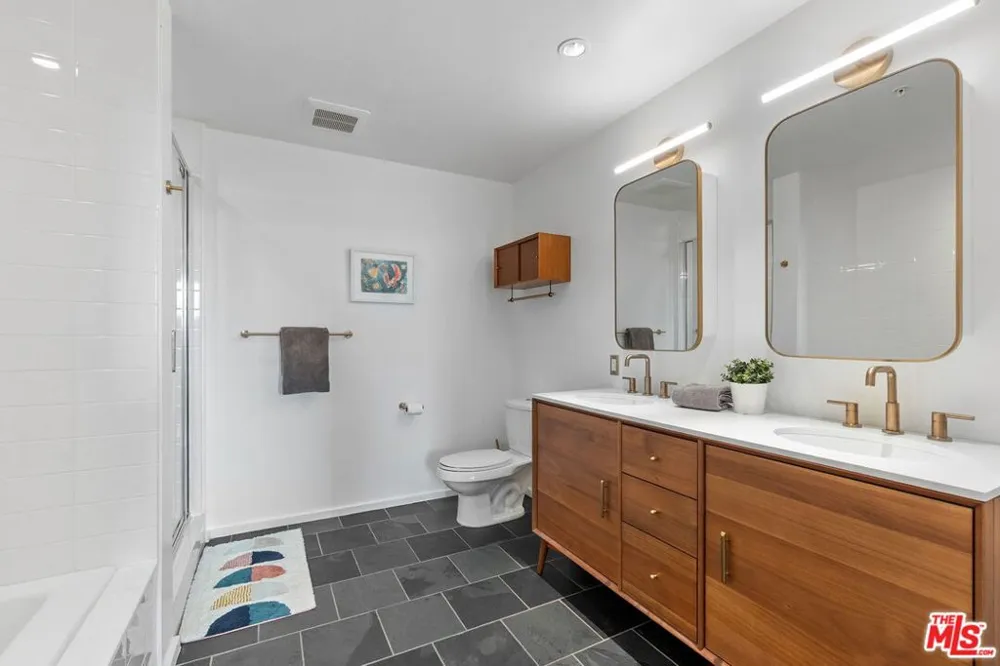 1155 S Grand Avenue #808 Los Angeles, CA 90015