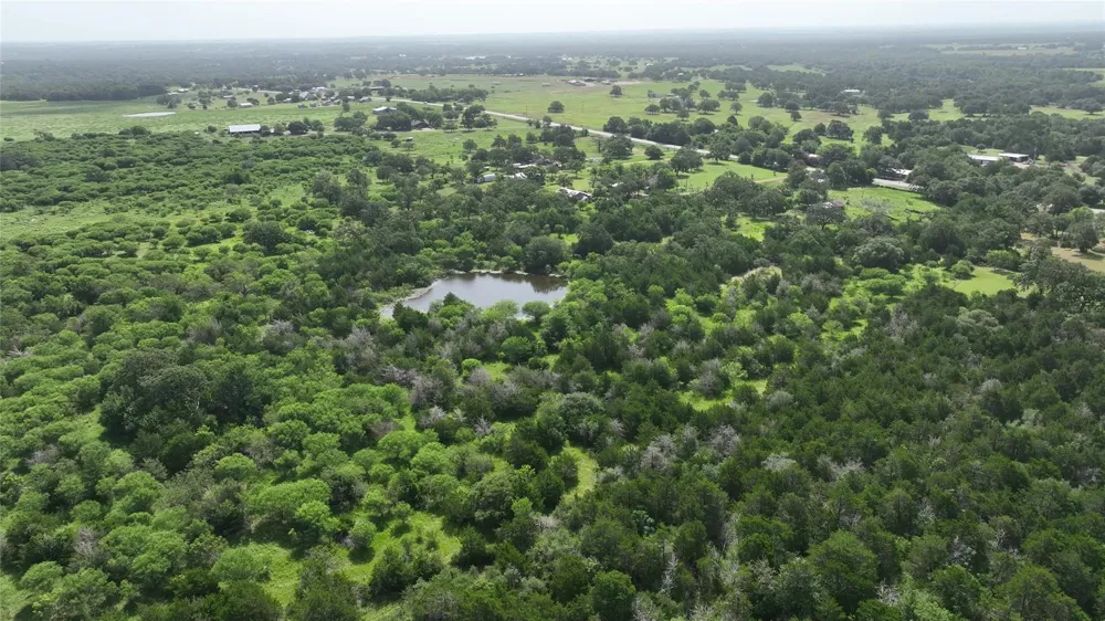 833 E Sh 159 Fayetteville, TX 78940