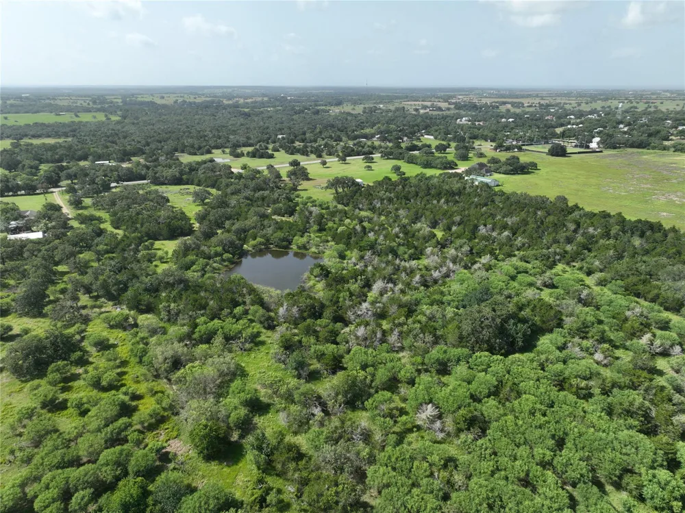 833 E Sh 159 Fayetteville, TX 78940