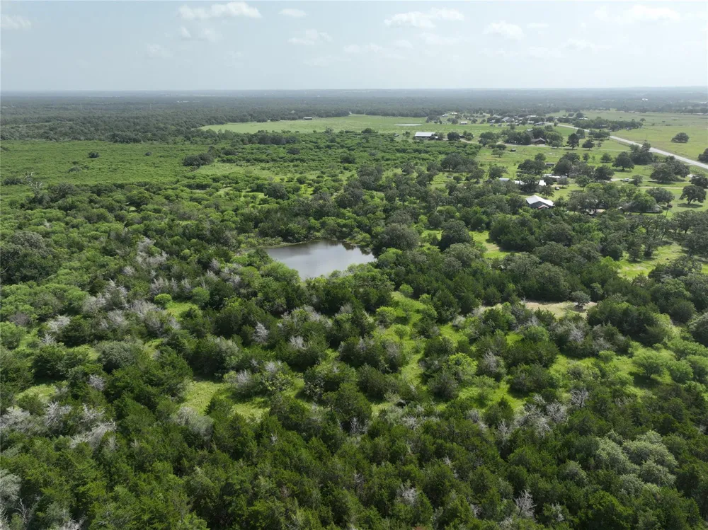 833 E Sh 159 Fayetteville, TX 78940