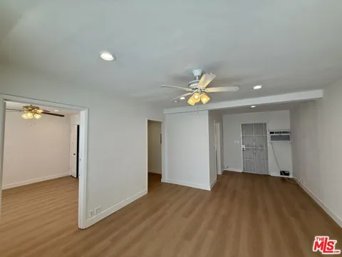 221 S Kenwood Street #6