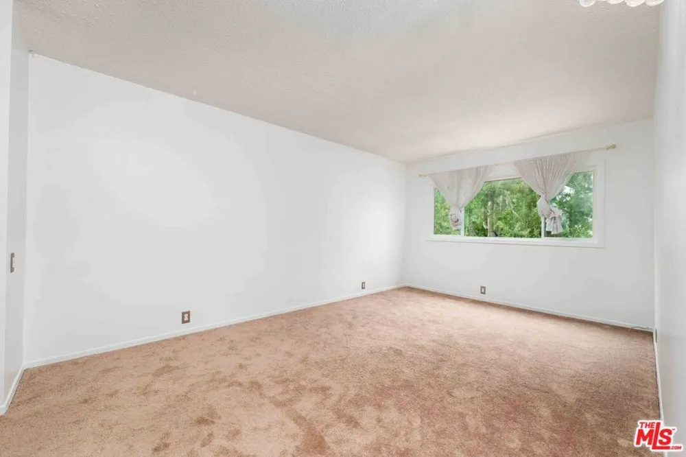 3166 S Sepulveda Boulevard #28 Los Angeles, CA 90034