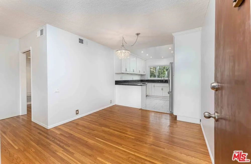 3166 S Sepulveda Boulevard #28 Los Angeles, CA 90034