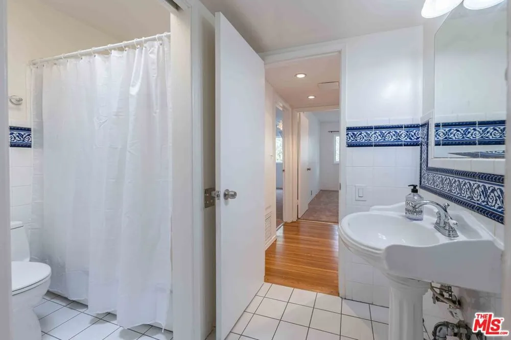 3166 S Sepulveda Boulevard #28 Los Angeles, CA 90034
