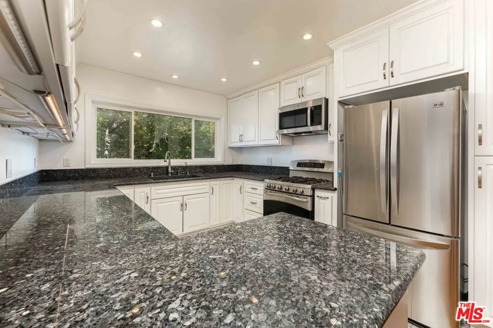 3166 S Sepulveda Boulevard #28 Los Angeles, CA 90034