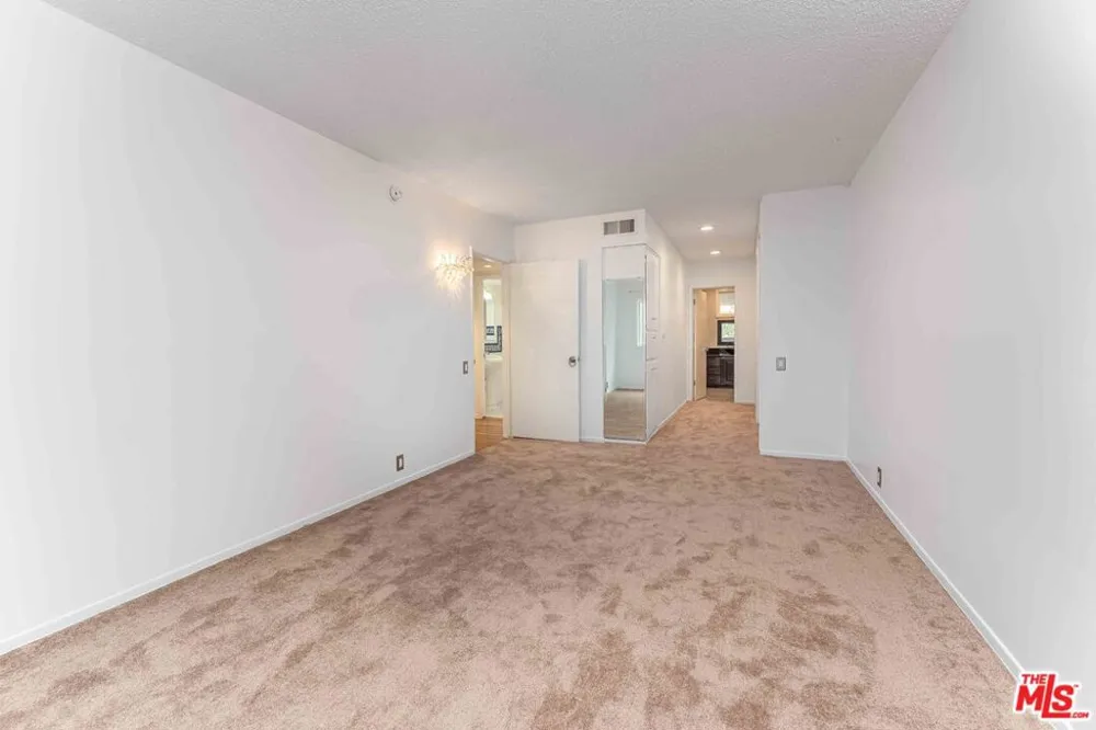 3166 S Sepulveda Boulevard #28 Los Angeles, CA 90034