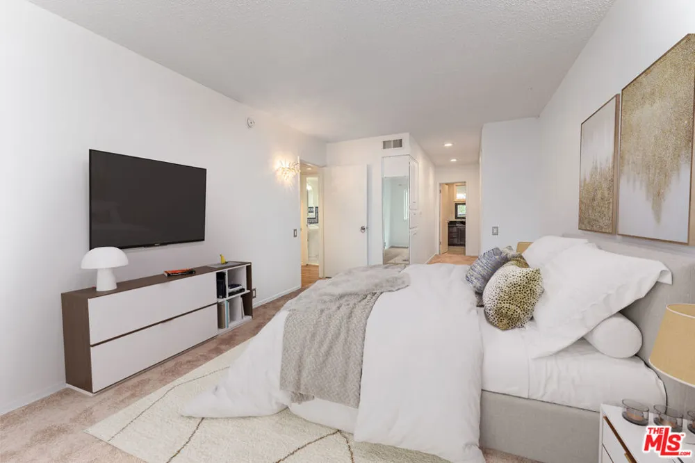 3166 S Sepulveda Boulevard #28 Los Angeles, CA 90034