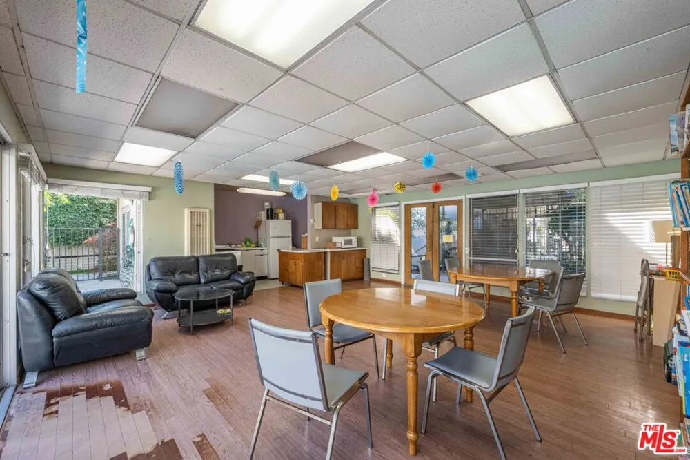 3166 S Sepulveda Boulevard #28 Los Angeles, CA 90034