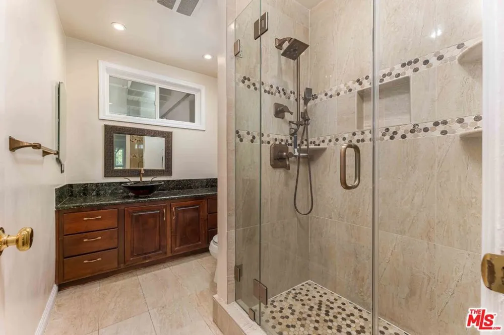 3166 S Sepulveda Boulevard #28 Los Angeles, CA 90034