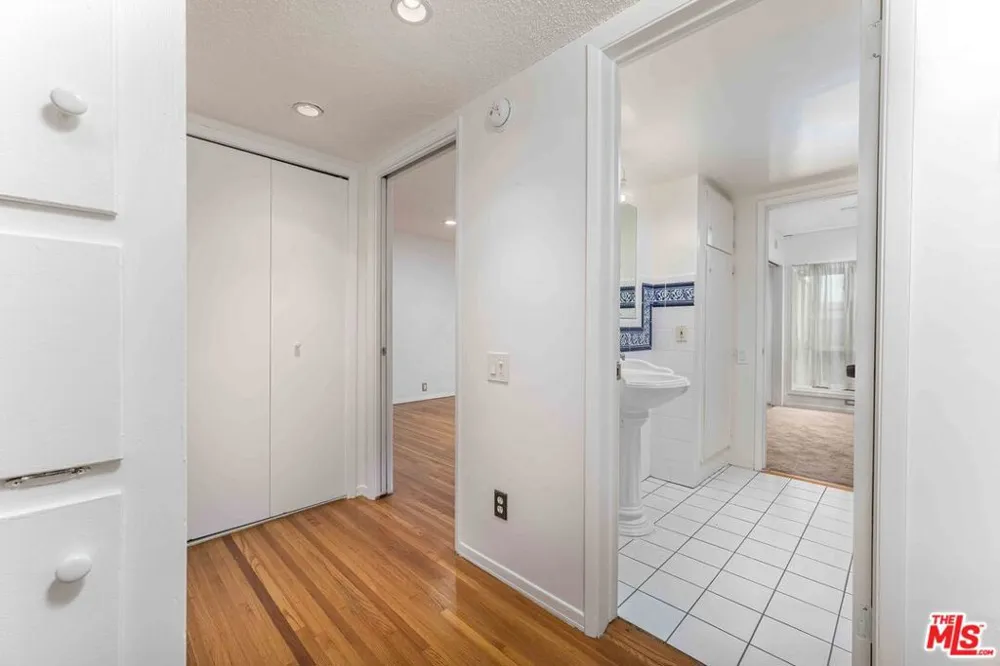 3166 S Sepulveda Boulevard #28 Los Angeles, CA 90034