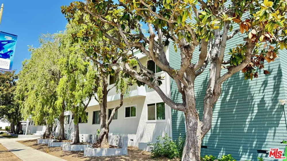 3166 S Sepulveda Boulevard #28 Los Angeles, CA 90034