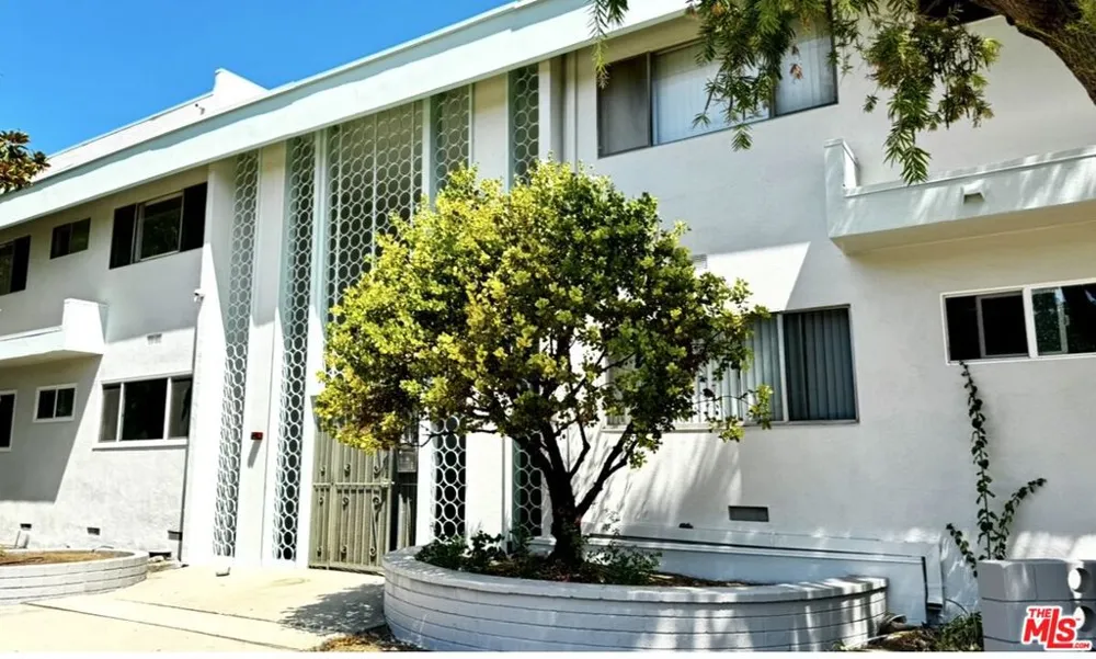 3166 S Sepulveda Boulevard #28 Los Angeles, CA 90034