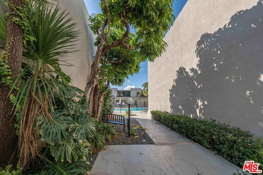 3166 S Sepulveda Boulevard #28 Los Angeles, CA 90034