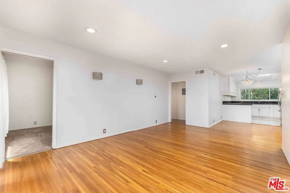 3166 S Sepulveda Boulevard #28 Los Angeles, CA 90034