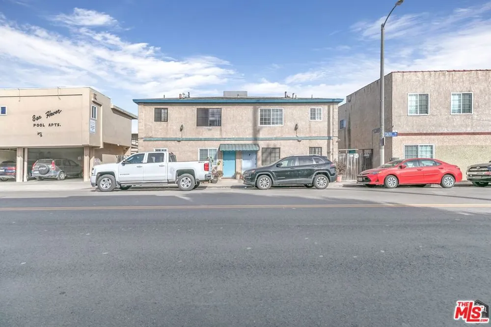 2400 Pacific Avenue #6 Venice, CA 90291