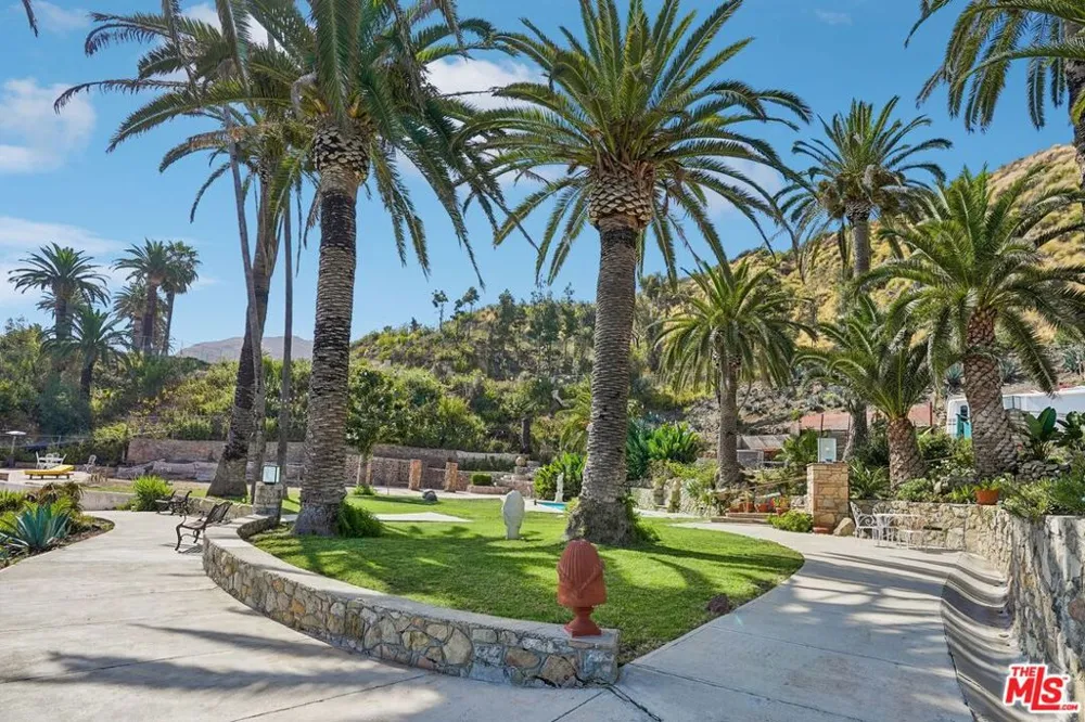 19419 Pacific Coast Highway Malibu, CA 90265