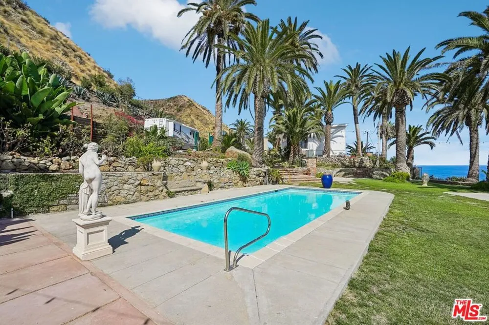 19419 Pacific Coast Highway Malibu, CA 90265