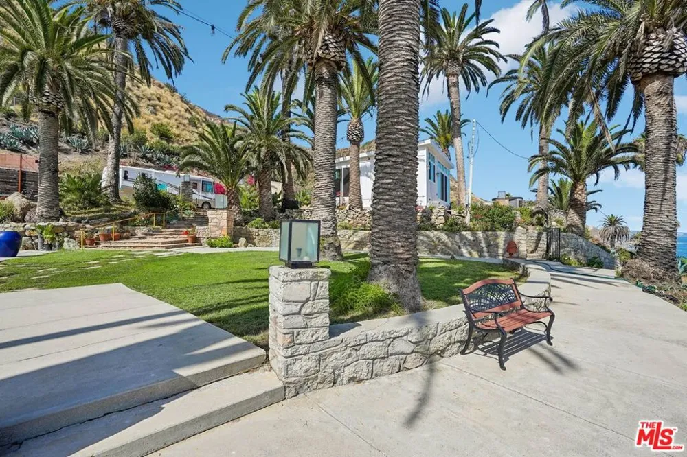 19419 Pacific Coast Highway Malibu, CA 90265