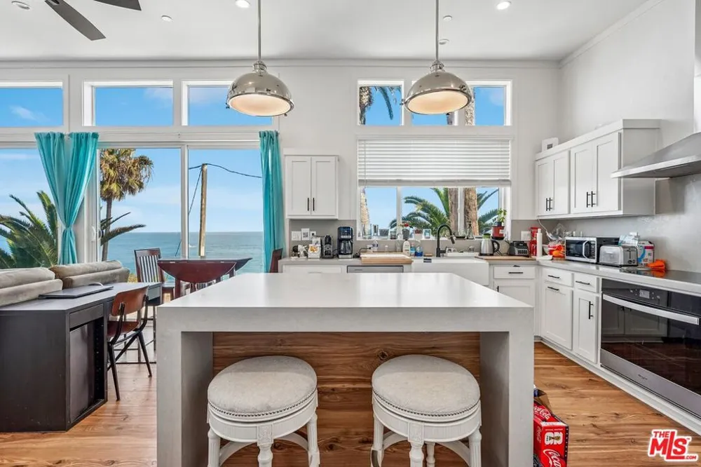 19419 Pacific Coast Highway Malibu, CA 90265