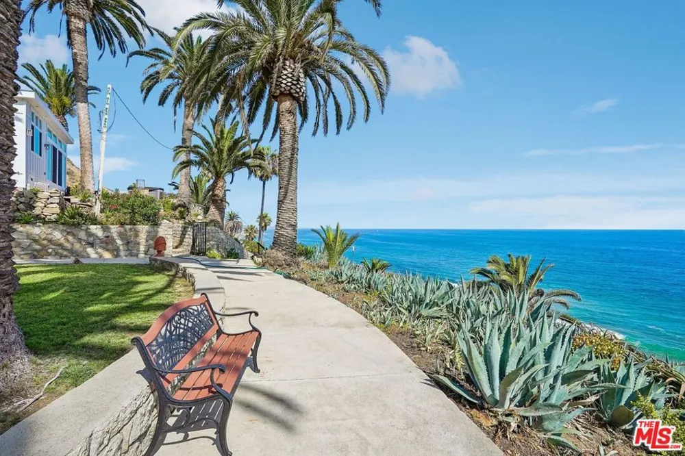 19419 Pacific Coast Highway Malibu, CA 90265