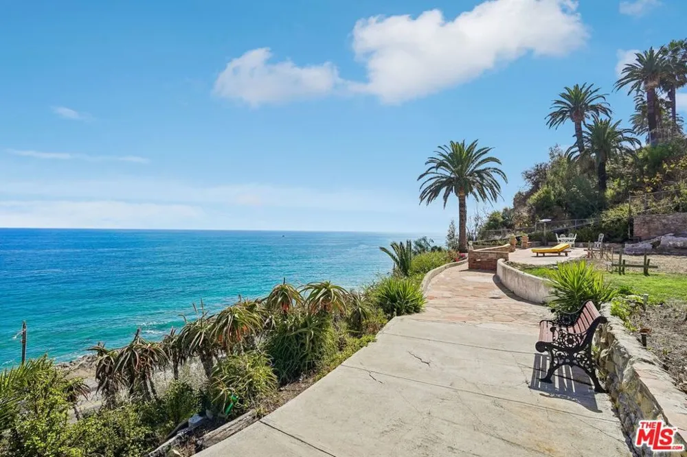 19419 Pacific Coast Highway Malibu, CA 90265