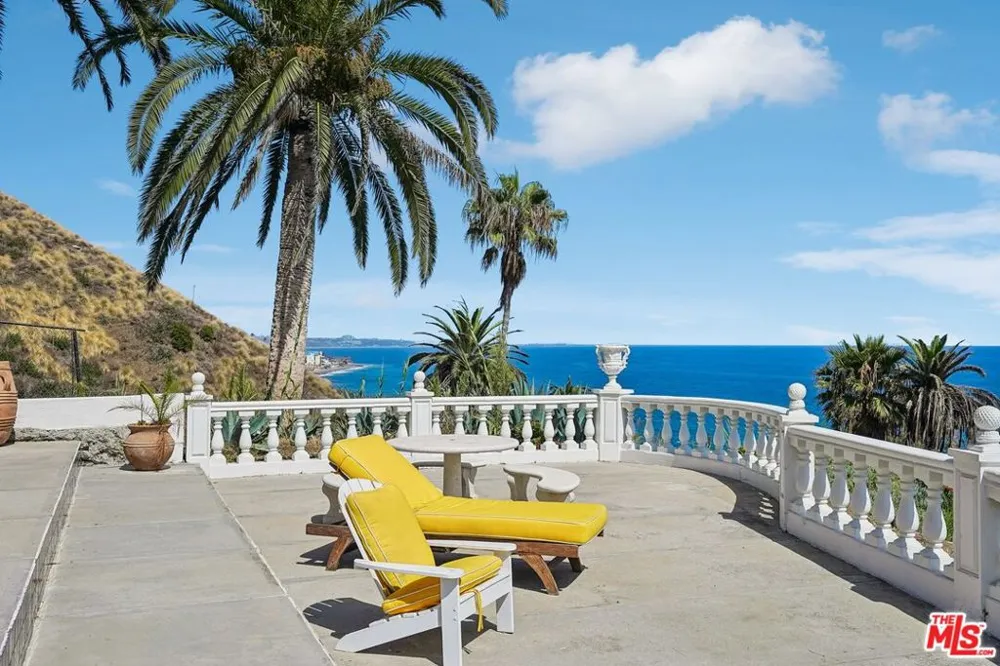 19419 Pacific Coast Highway Malibu, CA 90265