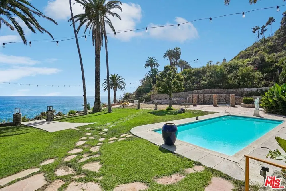 19419 Pacific Coast Highway Malibu, CA 90265