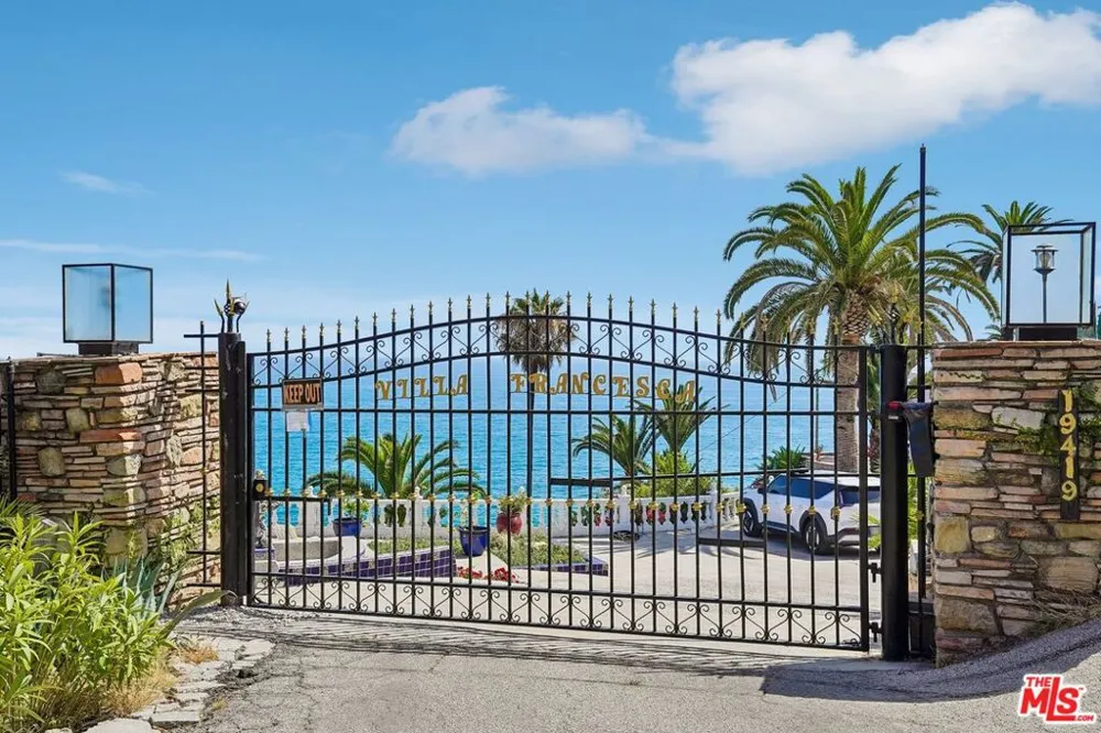 19419 Pacific Coast Highway Malibu, CA 90265