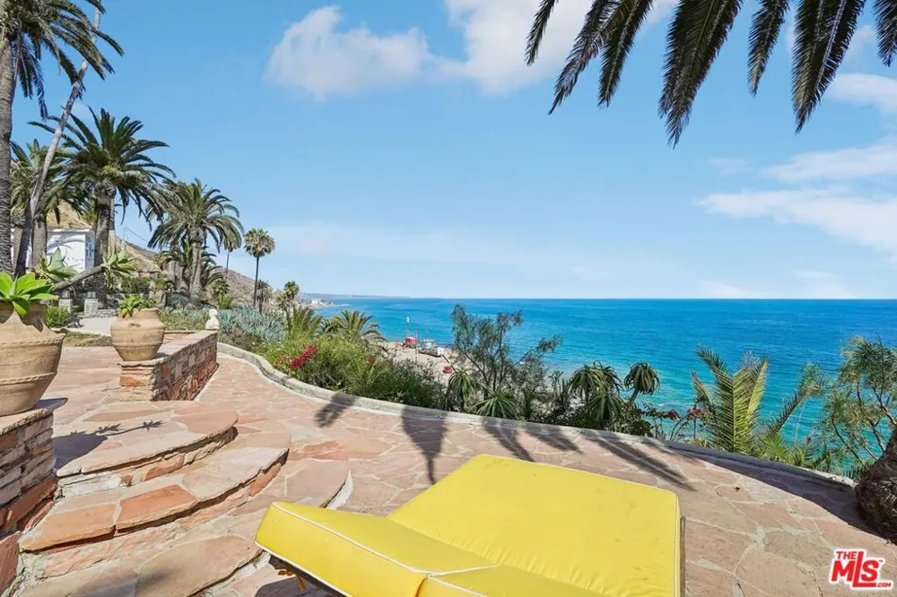 19419 Pacific Coast Highway Malibu, CA 90265