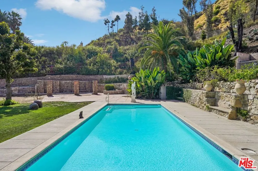 19419 Pacific Coast Highway Malibu, CA 90265