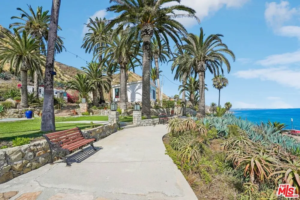 19419 Pacific Coast Highway Malibu, CA 90265