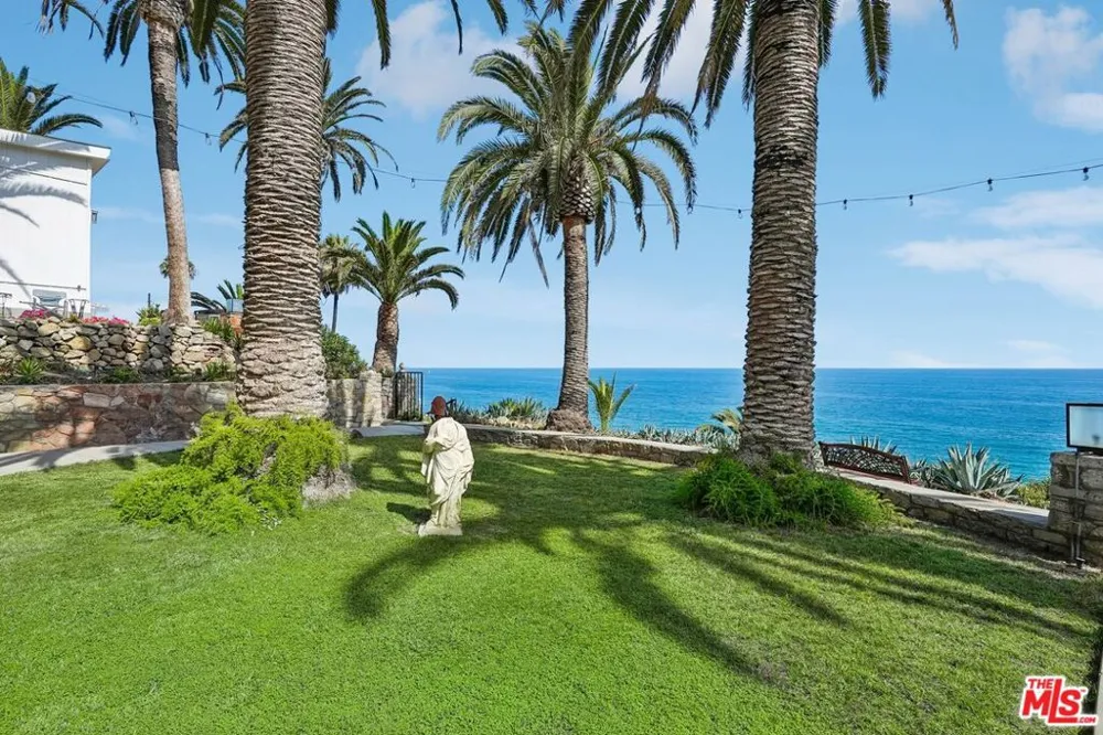 19419 Pacific Coast Highway Malibu, CA 90265