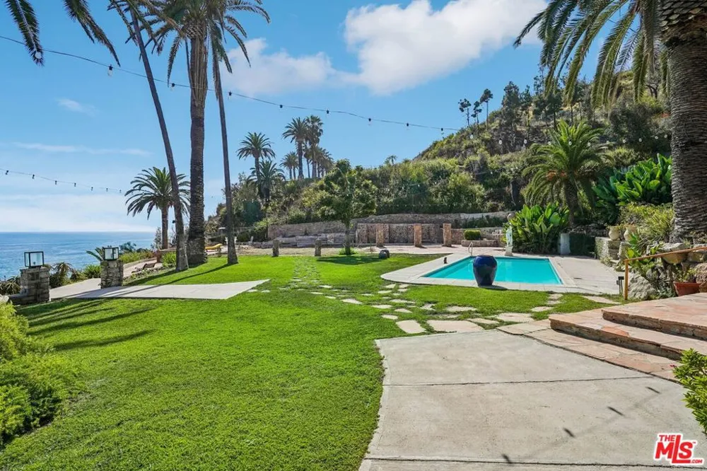 19419 Pacific Coast Highway Malibu, CA 90265