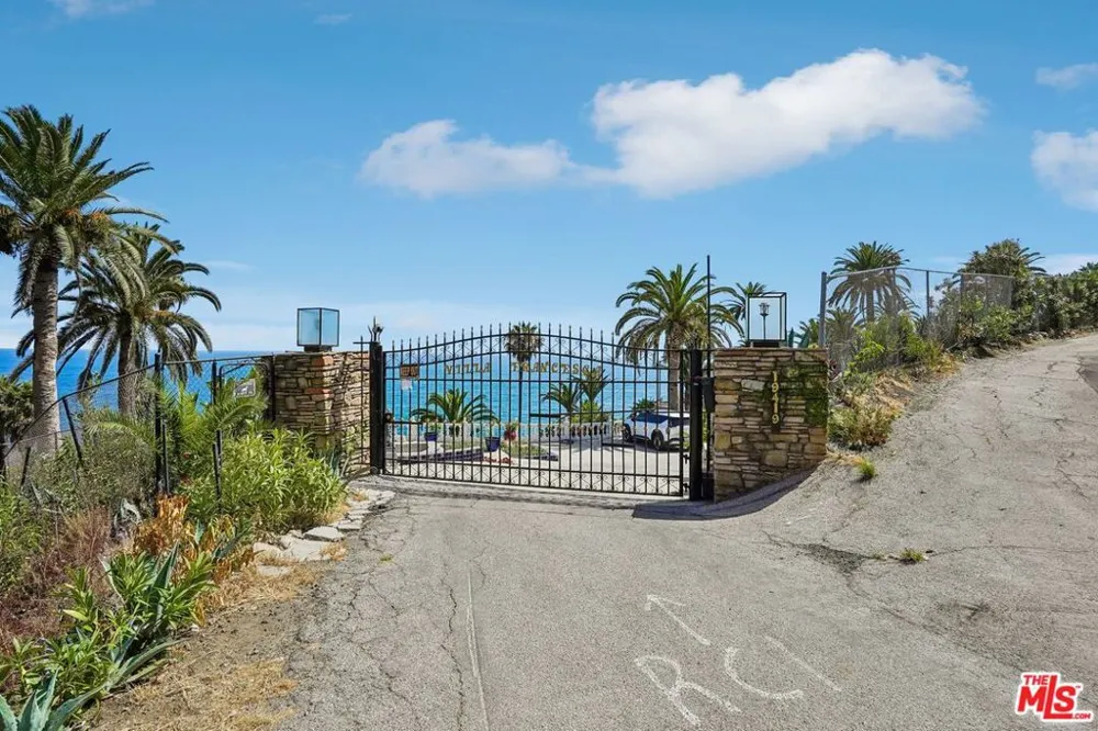 19419 Pacific Coast Highway Malibu, CA 90265