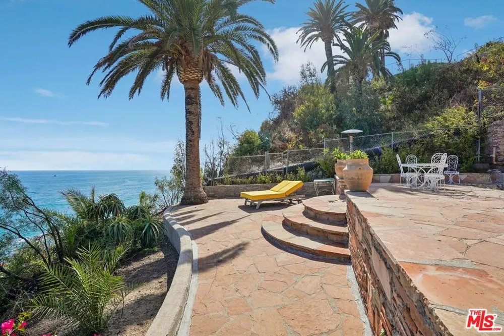 19419 Pacific Coast Highway Malibu, CA 90265