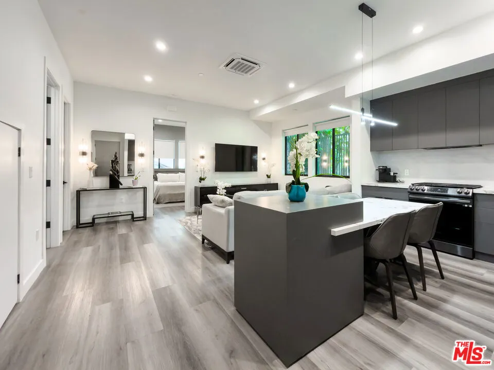 13356 Beach Avenue #1/2 Marina del Rey, CA 90292