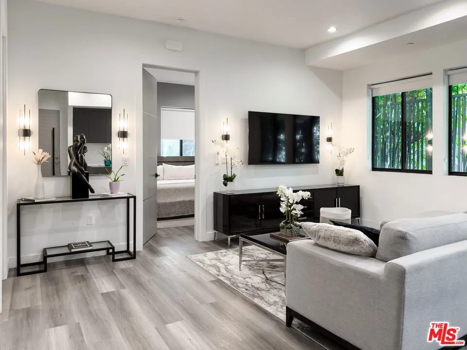 13356 Beach Avenue #1/2 Marina del Rey, CA 90292