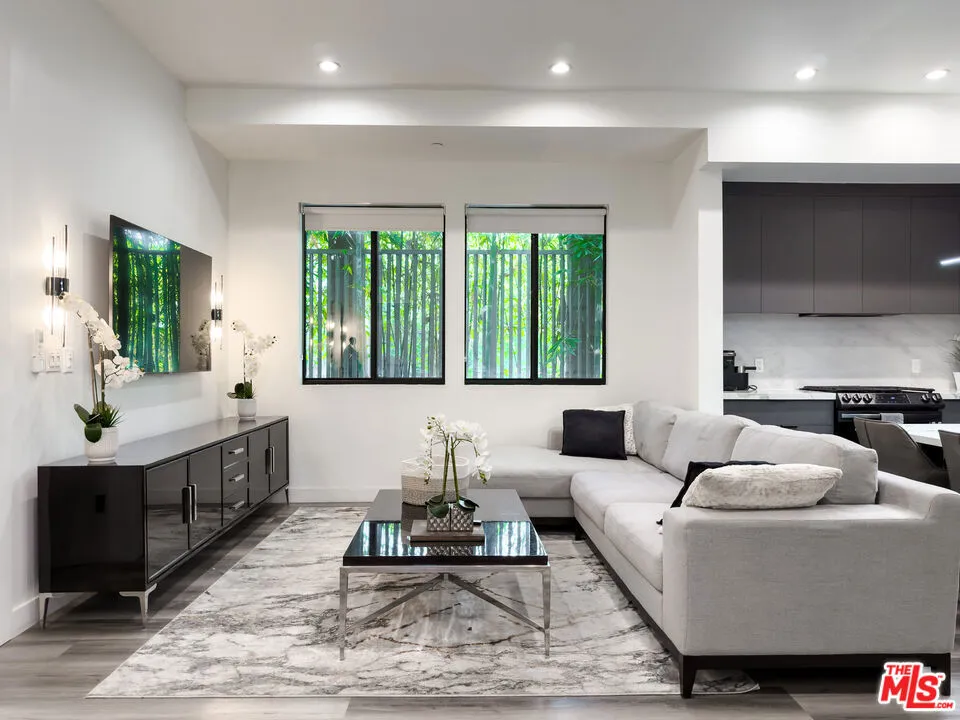 13356 Beach Avenue #1/2 Marina del Rey, CA 90292