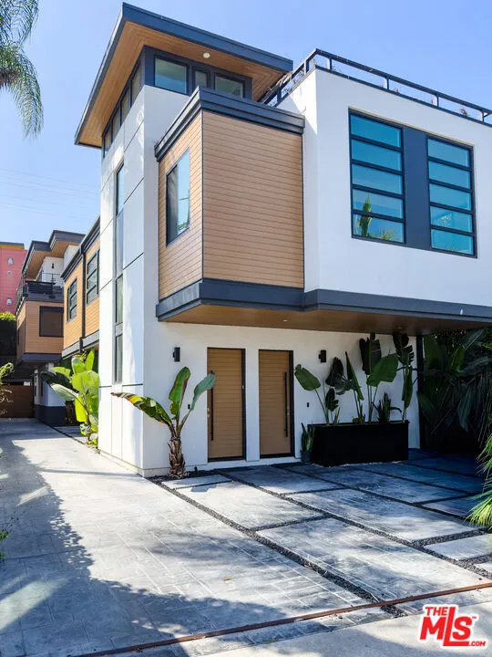 13356 Beach Avenue #1/2 Marina del Rey, CA 90292