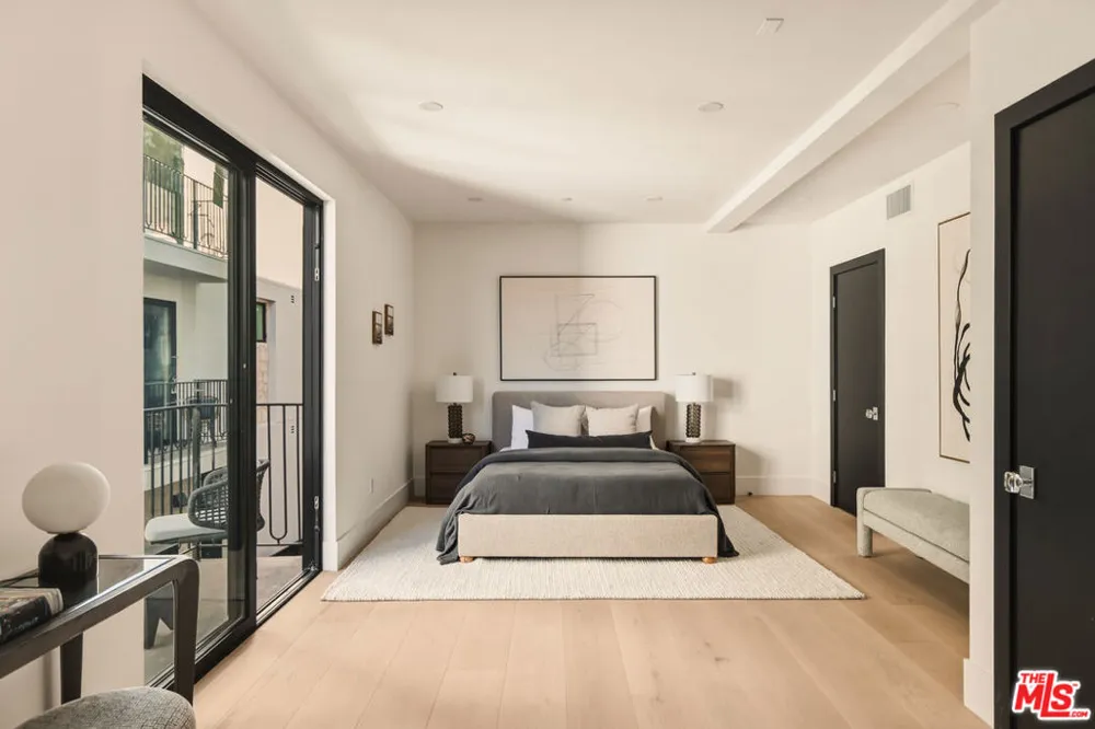 11967 Mayfield Ave #108 Los Angeles, CA 90049