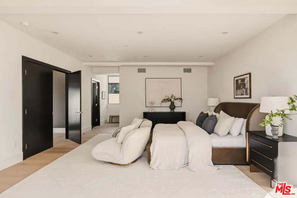 11967 Mayfield Ave #108 Los Angeles, CA 90049
