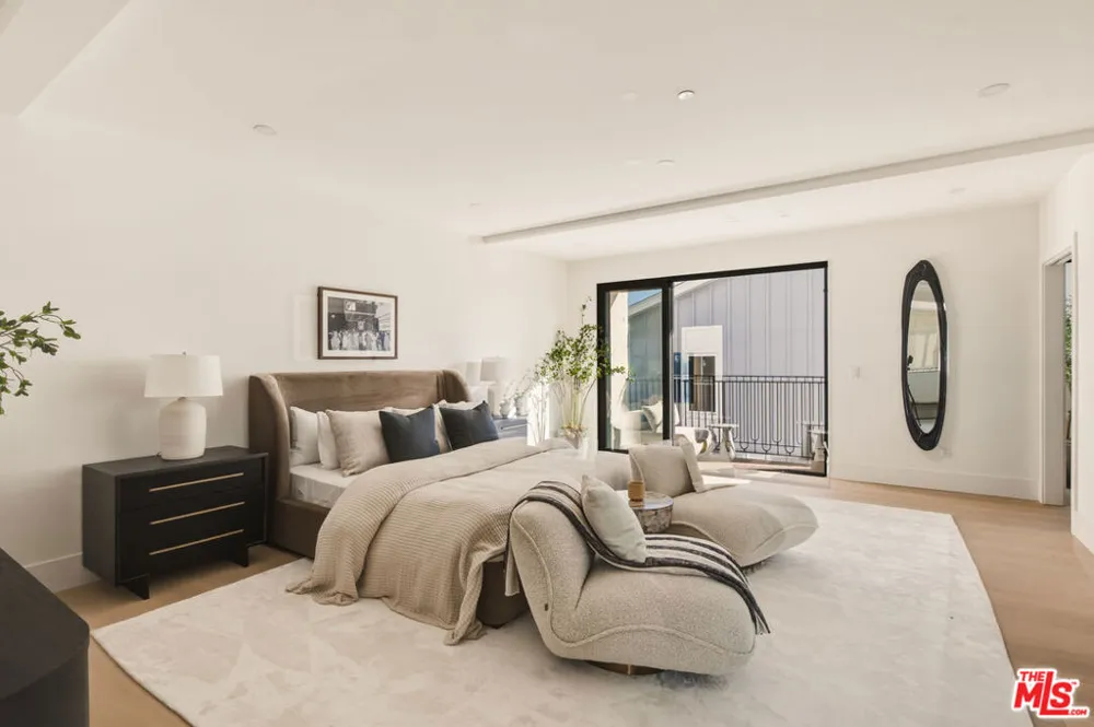 11967 Mayfield Ave #108 Los Angeles, CA 90049