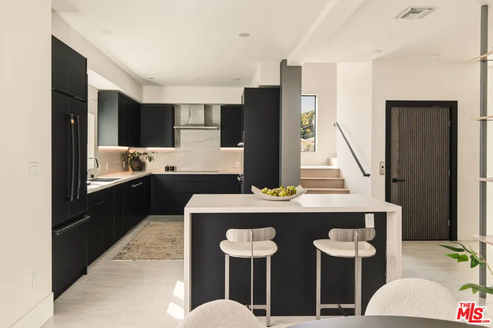 11967 Mayfield Ave #108 Los Angeles, CA 90049