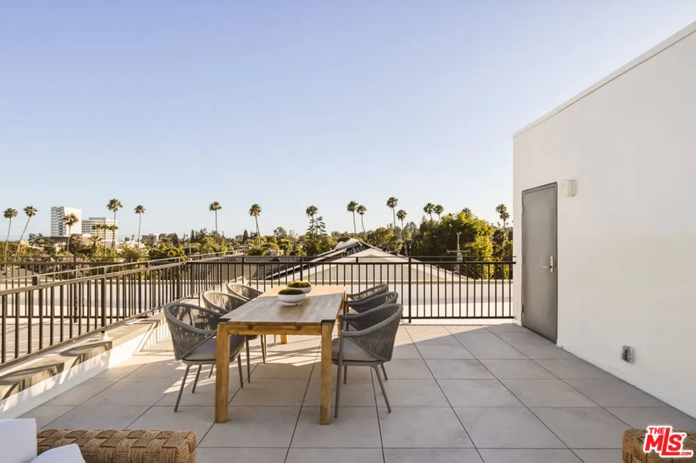 11967 Mayfield Ave #108 Los Angeles, CA 90049